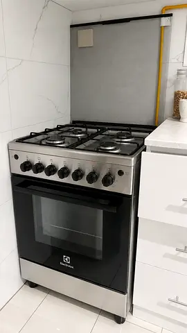 Electrolux 4-Burner Gas Cooker with Oven - Good Condition