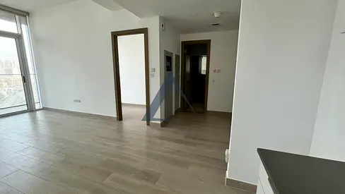 L-Shape Kitchcen | Corner | Unit | Pool View