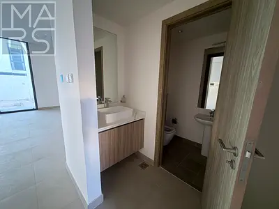 Distress Deal - Ready 4BHK Villa in Ajmal Makan