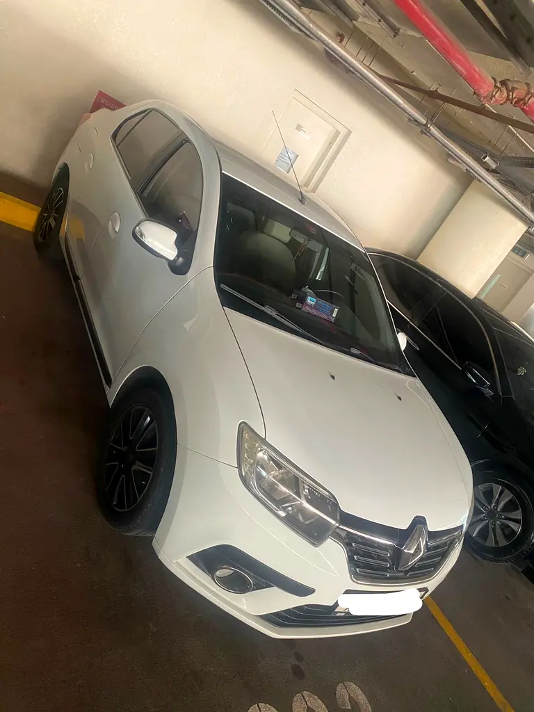Renault Symbol 2017 — photo 1 of 14
