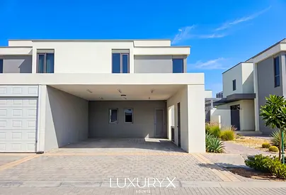2E | AVAILABLE IMMEDIATELY | FABULOUS GARDEN