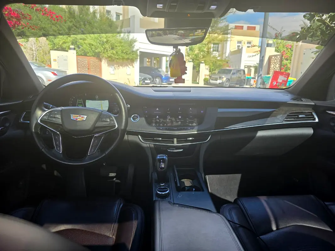 Cadillac CT6 2019 — photo 1 of 10
