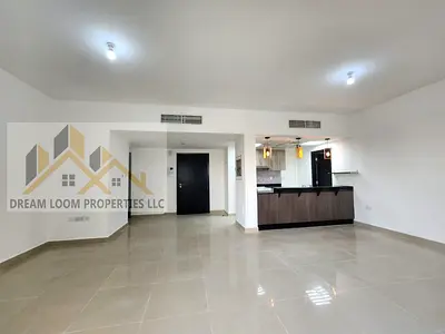 VACANT / TYPE D / WITH MAID ROOM