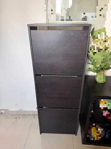 Shoe cabinet