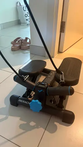 MERACH Mini Stepper with Resistance Bands – Like New