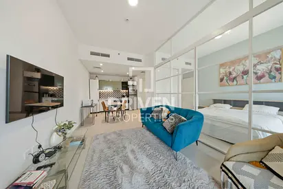 Ready to Move in | High Floor | Great Location