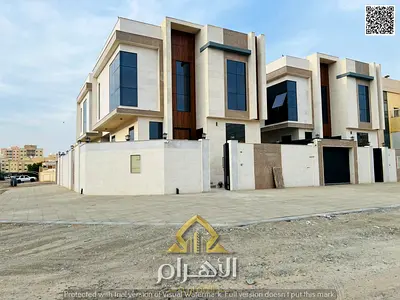 Two villas in a prime location with modern finishes; sewage fees paid.