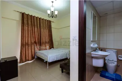 Spacious Room near MOE for rent