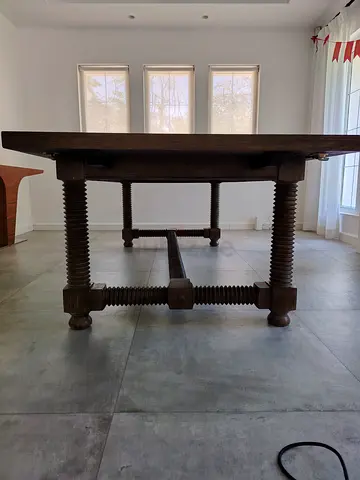 Solid Wood Antique-style Dining Table with Turned Legs