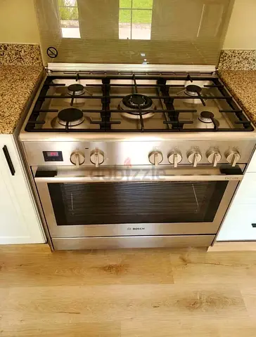 Bosch latest model series 8 5 burner gass/electric top gass oven electric dual fan stove 90x60 .l
