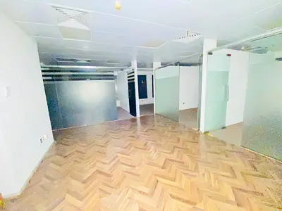 FULLY FITTED. CLOSE TO METRO. FULL COMMERCIAL BUILDING. OFFICE. BOOK NOW