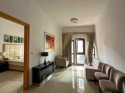 Spacious 1BR Apartment | Lincoln Park Westside