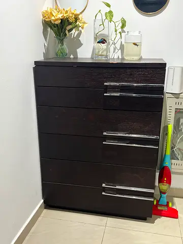 Dark Wood 5-Drawer Dresser with Modern Handles