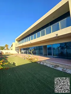 Commercial villa for annual rent / Built-in wardrobes / Maid's room / Spacious areas / Prime loc