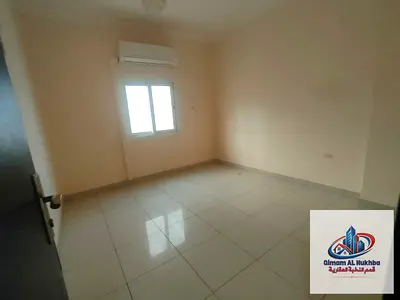 One-bedroom apartment for rent with a living room, kitchen, and two bathrooms. Free parking. Prime