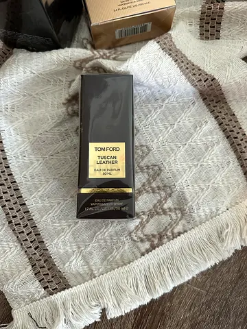 TOM FORD
TUSCAN
LEATHER
EAU DE PARFUM
50 ML