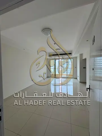 شقة غرفتين وصالة للإيجار في الخان الشارقة | غرفتين ماستر + 3 حمامات | تكييف على المالك | جيم ومسبح وباركن مجاني | 4 أو 6 دفعات | 73 ألف سنوي