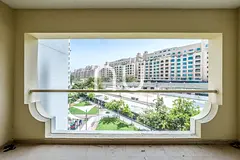 Modern 1BR | High Floor | Beach &amp; Mall Access