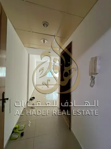 للإيجار السنوي غرفة وصالة في التعاون بالقرب من مخرج دبي بسعر مميز