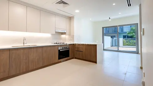Vacant | Back to back | Unfurnished