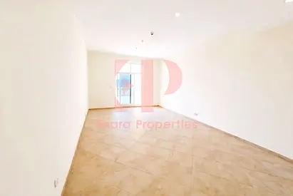 VACANT | PRIME LOCATION | SPACIOUS