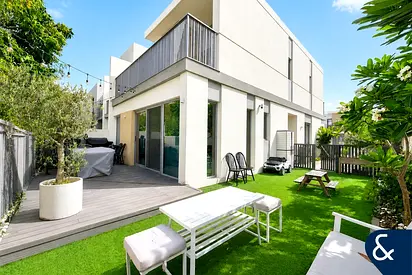 Exclusive | Large Corner Plot | Upgraded