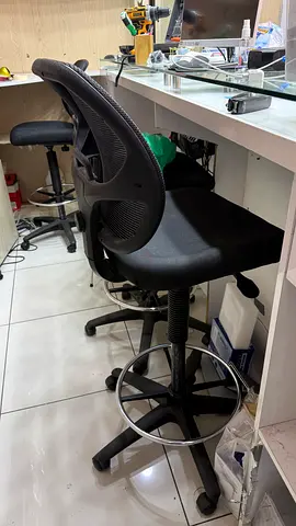 Ergonomic Mesh Drafting Chairs – Only 220 AED