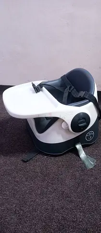 Baby floor seat