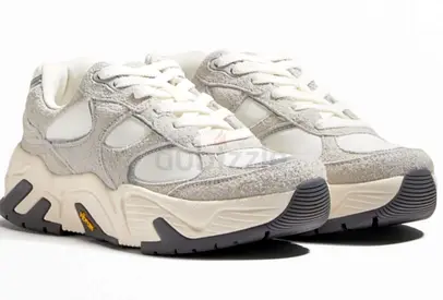 OYSHO Vibram XS TREK trainers. Size 38