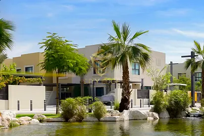 3 BED-SPACIOUS-NO SLD-SOLAR PANELS-MODERN-FREEHOLD