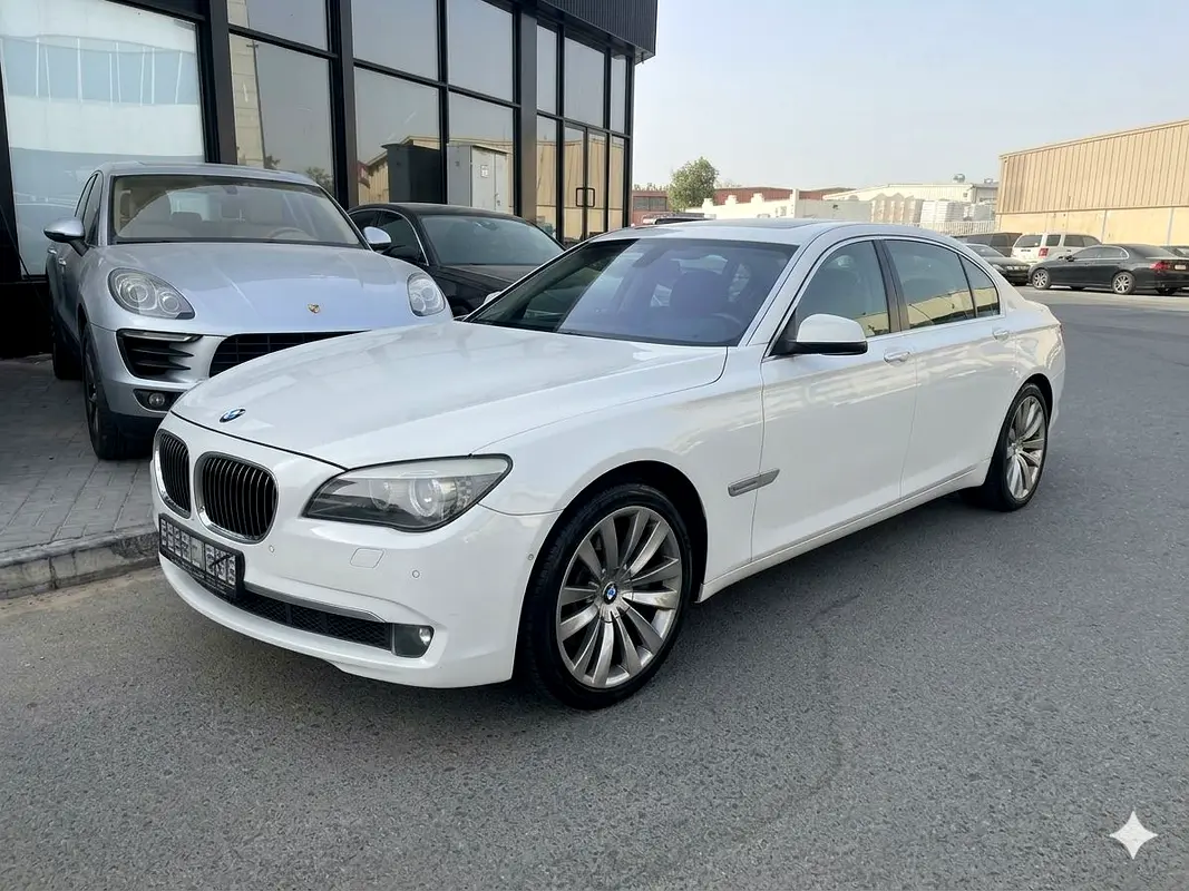 BMW 7-Series 2012 — photo 1 of 5