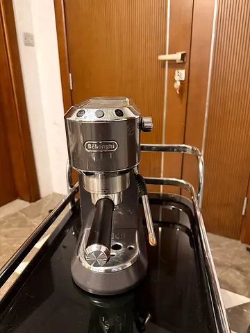 Branded Delonghi Coffee maker / Expresso machine
