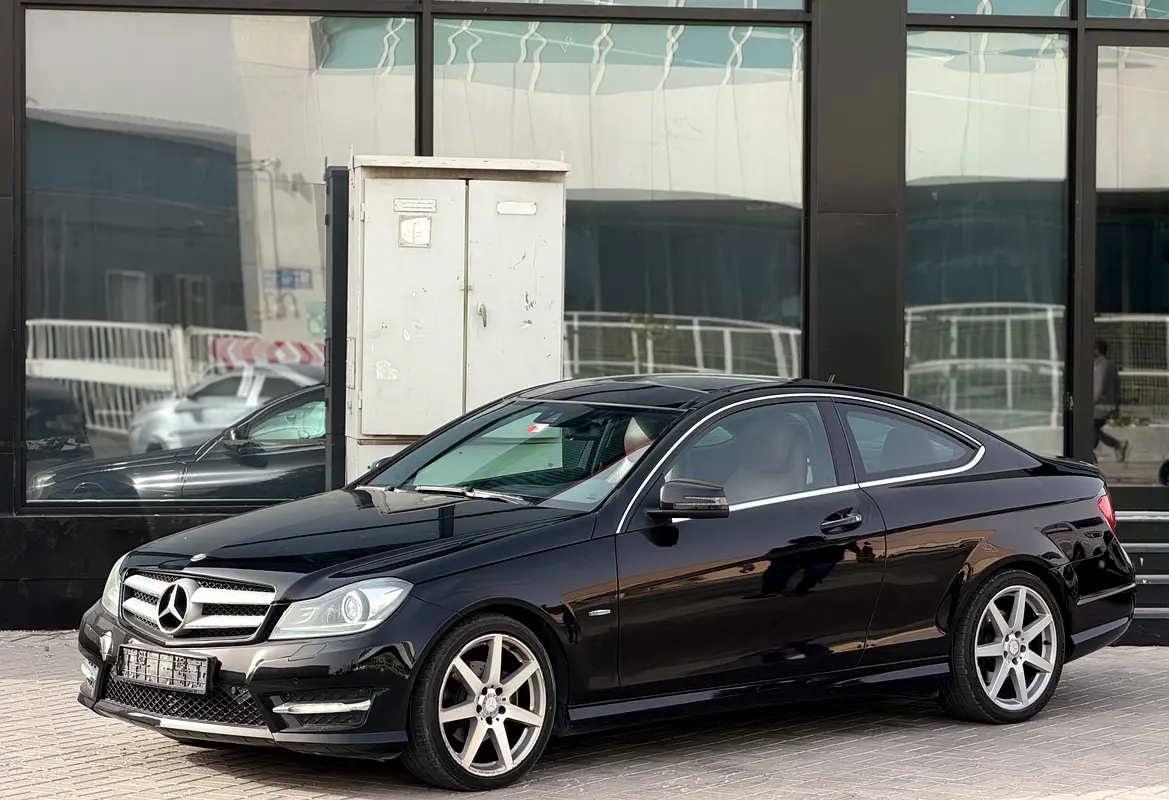 Mercedes-Benz C-Class 2012 — photo 1 of 8
