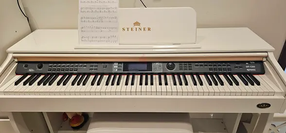 Steiner digital upright-style keyboard / home digital piano - white