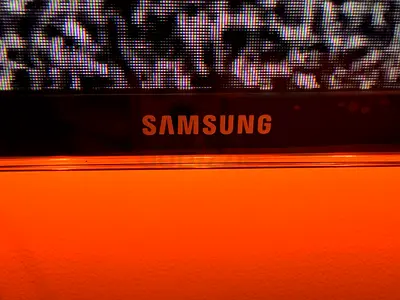 Samsung LED TV - 55 with Xiaomi smart ambient lighting (mobile app)