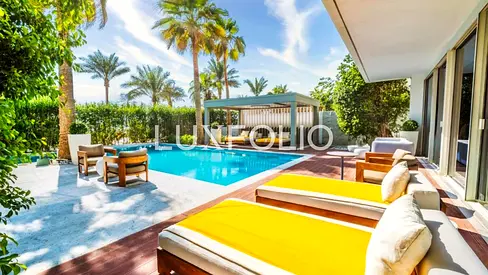 Modern Hotel Room | Luxury Beachfront | Investment Opportunity