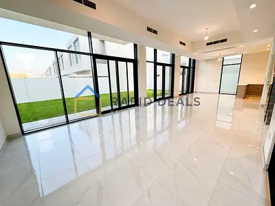 Single Row 5BR+M Corner Villa with Drivers Room
