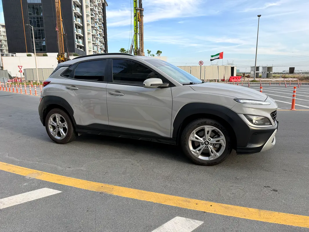 Hyundai Kona 2022 — photo 1 of 5