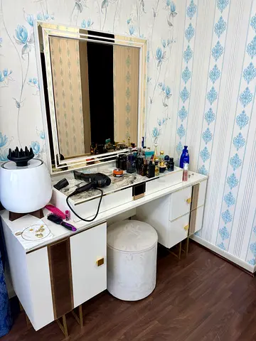Storage hydraulic bed with mattress. Modern White and Gold Dressing Table with Mirror and Stool