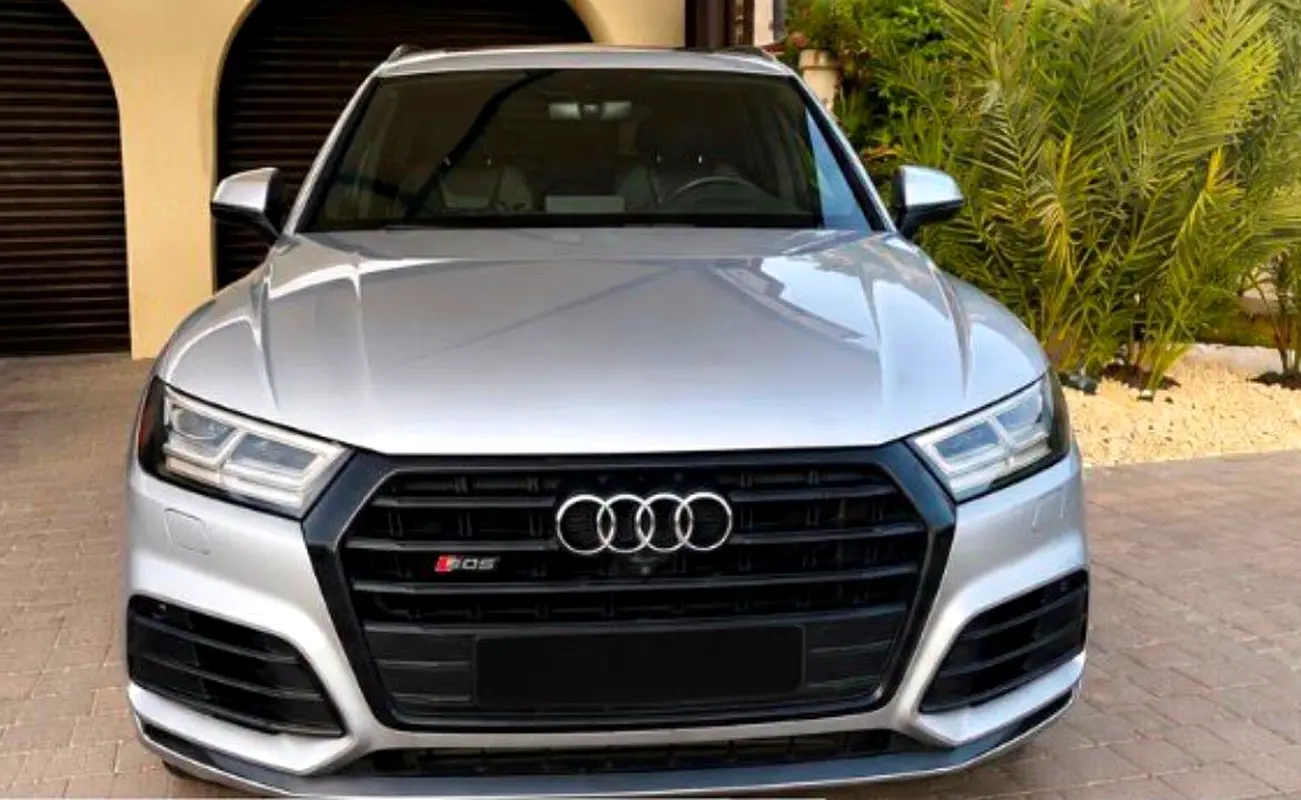 Audi SQ5 2017 — photo 1 of 5