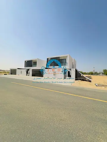 فلتين متلاصقتان للبيع