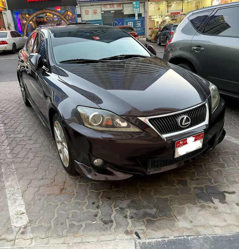 Lexus IS-Series 2012 — photo 1 of 5