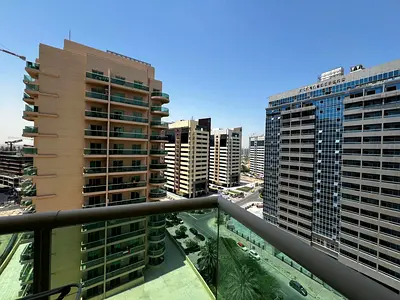 SPACIOUS STUDIO | PRIME LOCATION | FURNISHED