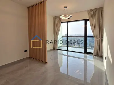 Studio Apartment with Balcony | High-Floor Unit
