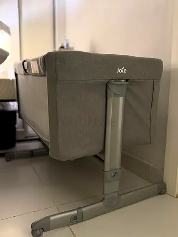 Joie bedside co-sleeper bassinet in grey - sturdy and gently used