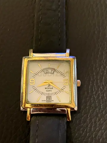 Vintage Mens Dress Watch with Leather Strap (Used)