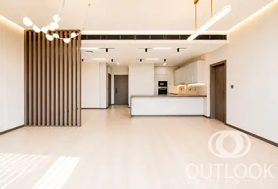Spacious Layout | Beach Access | Sea View