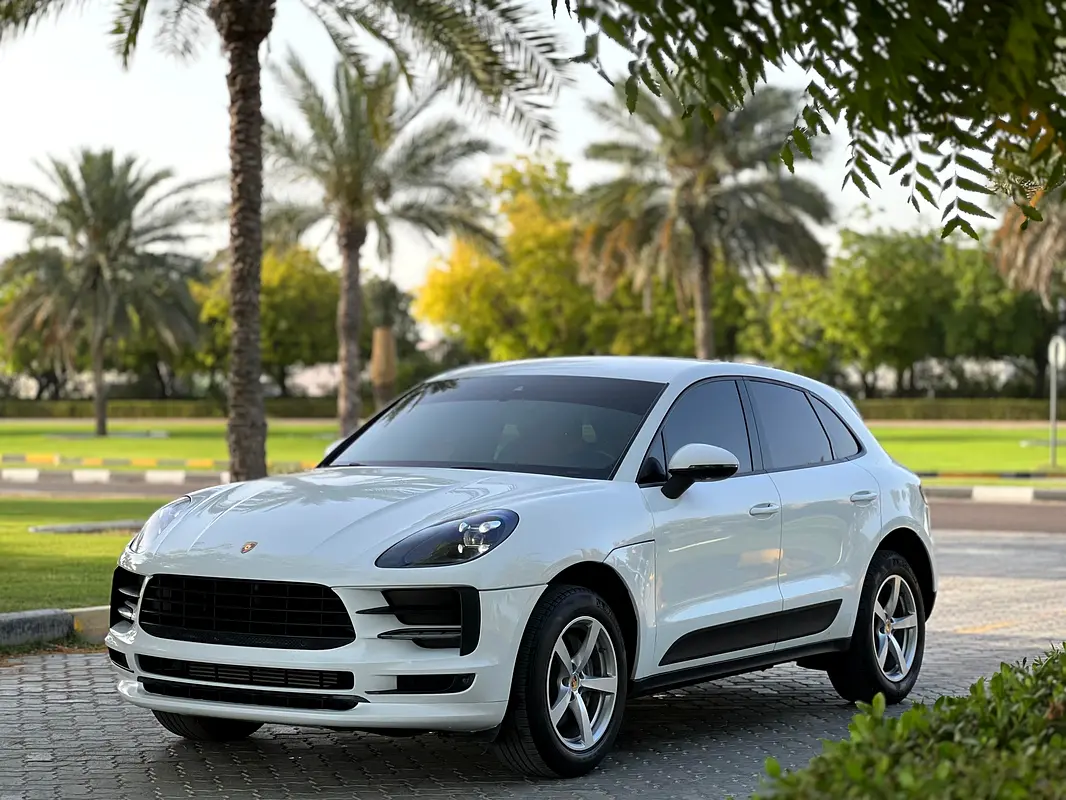 Porsche Macan 2021 — photo 1 of 20