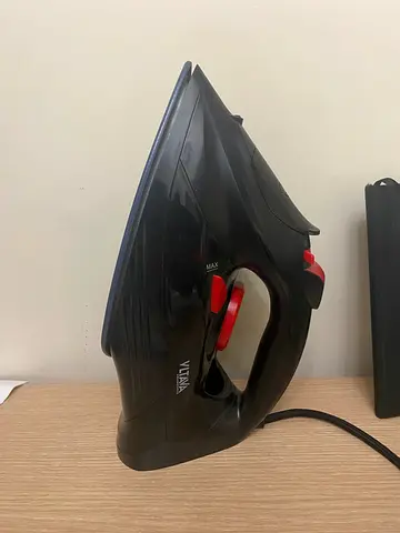 Vltava Steam Iron in Black and Red