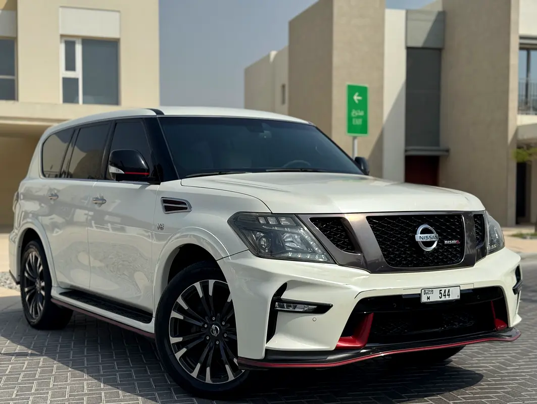 Nissan Patrol 2016 — photo 1 of 18